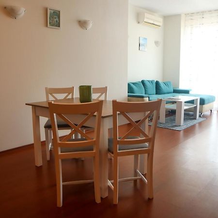 White Coast Beach Apartments Kavarna Esterno foto