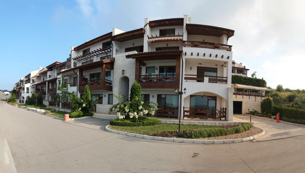 White Coast Beach Apartments Kavarna Esterno foto